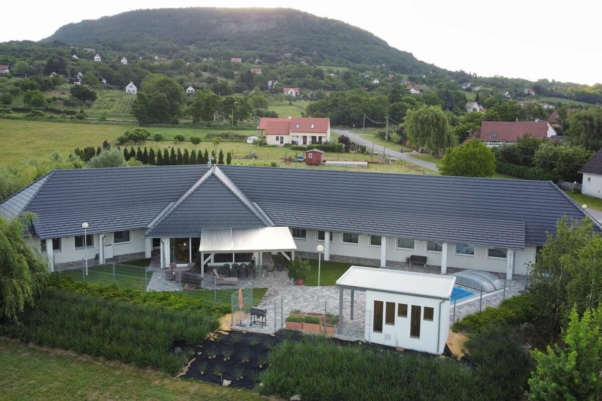 szafi-szilveszteri-elvonululas-2024-2